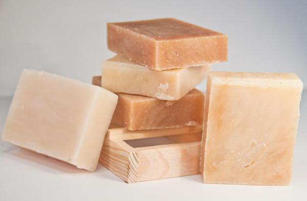 Organic Pineapple & Strawberry Exfoliating Soap – Antioxidant-Rich Bar for Smooth Skin